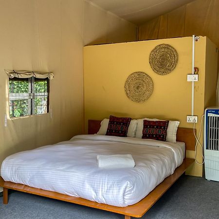 Hotel Tharu Garden And Beer Bar Chitwan Εξωτερικό φωτογραφία