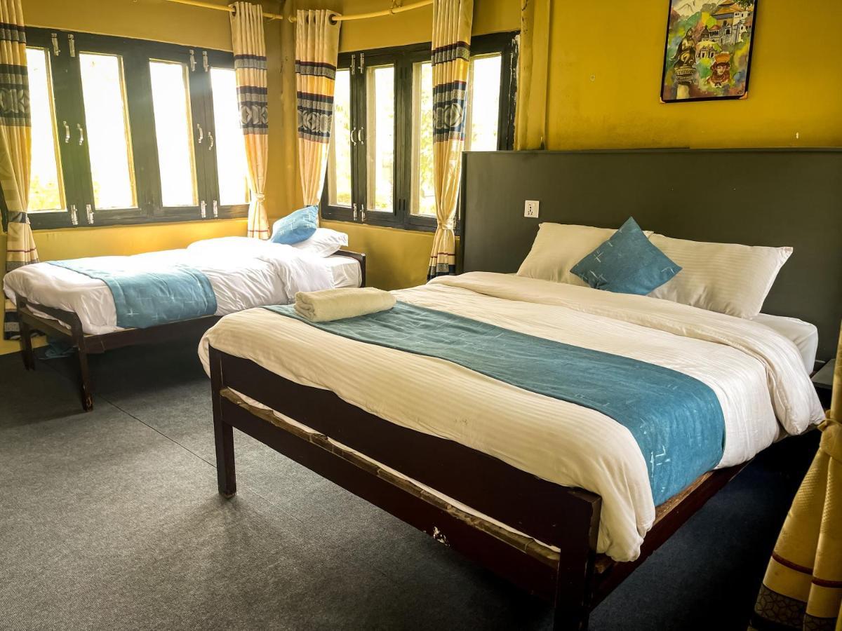 Hotel Tharu Garden And Beer Bar Chitwan Εξωτερικό φωτογραφία