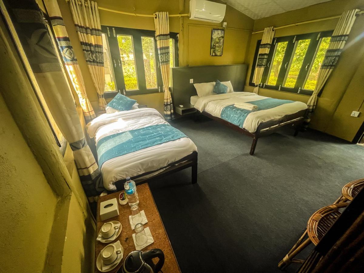 Hotel Tharu Garden And Beer Bar Chitwan Εξωτερικό φωτογραφία