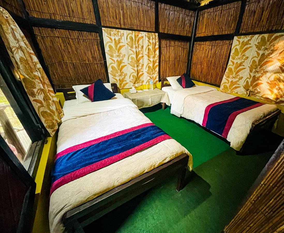 Hotel Tharu Garden And Beer Bar Chitwan Εξωτερικό φωτογραφία