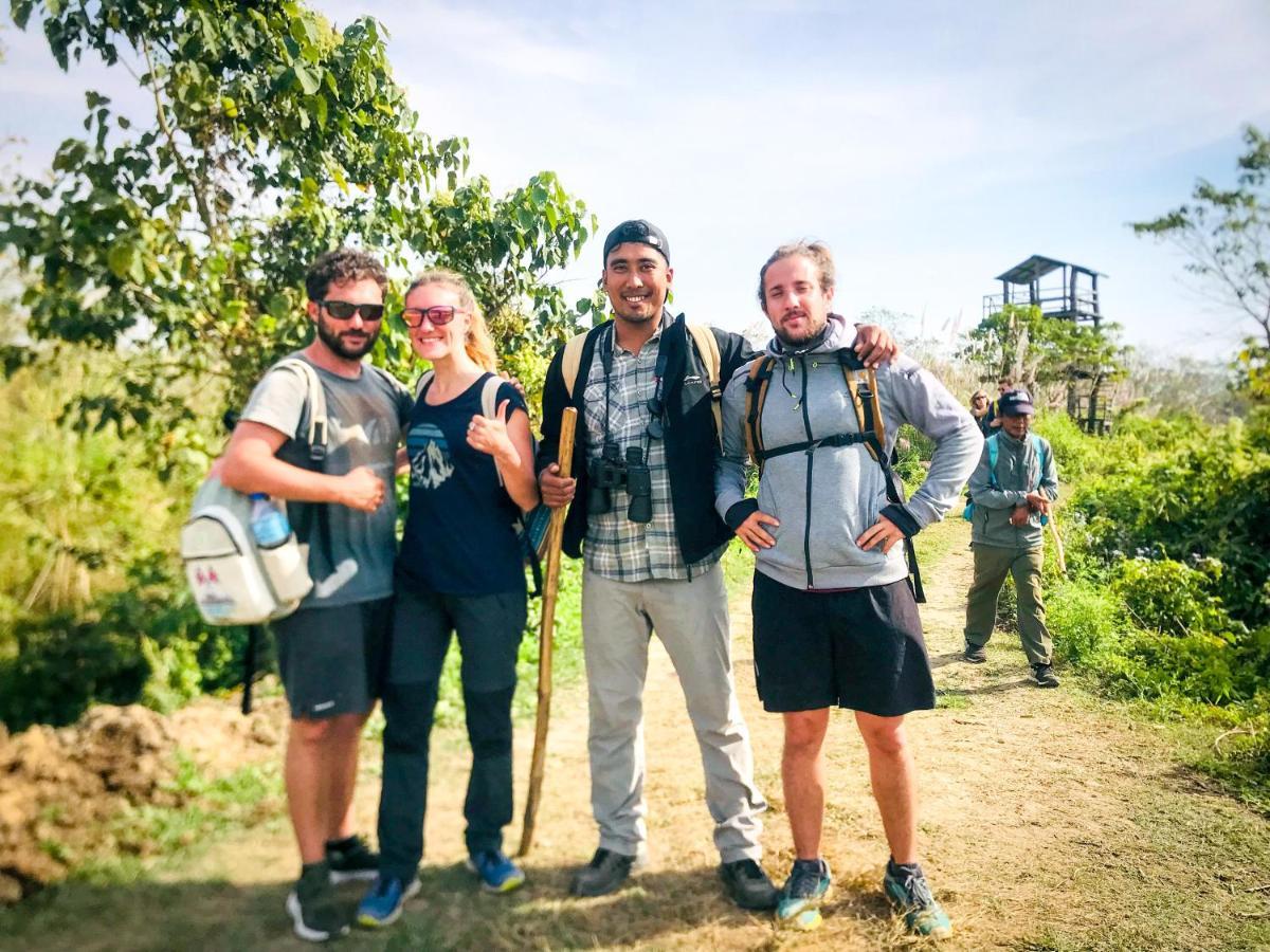 Hotel Tharu Garden And Beer Bar Chitwan Εξωτερικό φωτογραφία