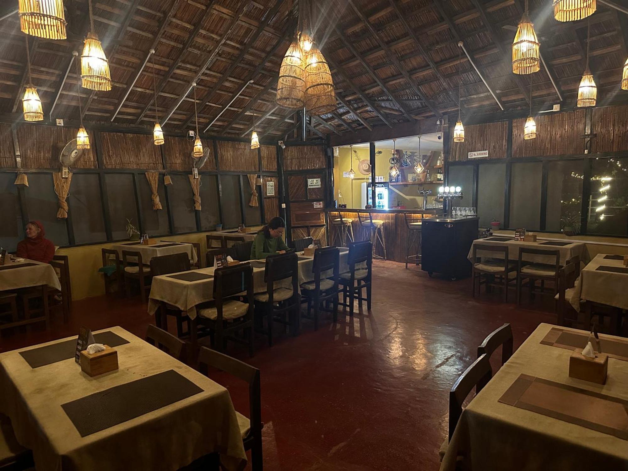 Hotel Tharu Garden And Beer Bar Chitwan Εξωτερικό φωτογραφία