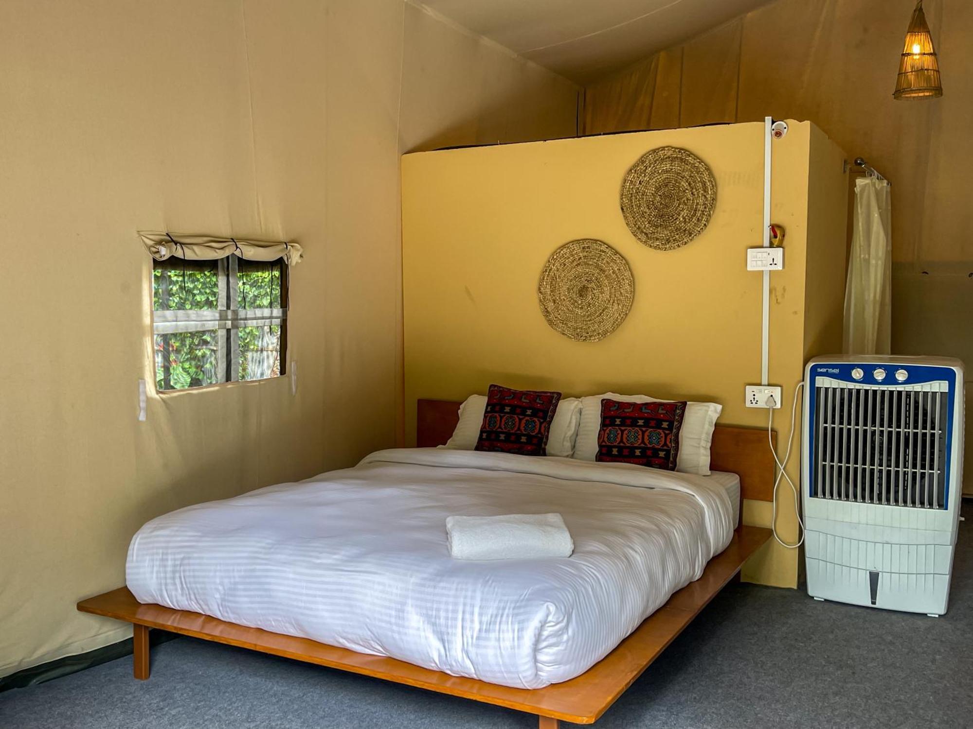 Hotel Tharu Garden And Beer Bar Chitwan Εξωτερικό φωτογραφία