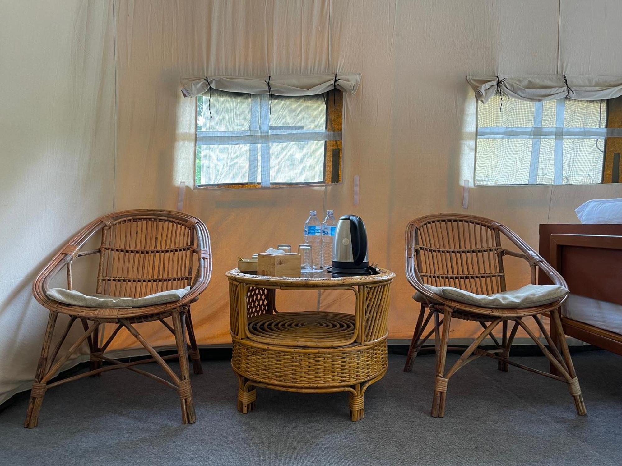 Hotel Tharu Garden And Beer Bar Chitwan Εξωτερικό φωτογραφία