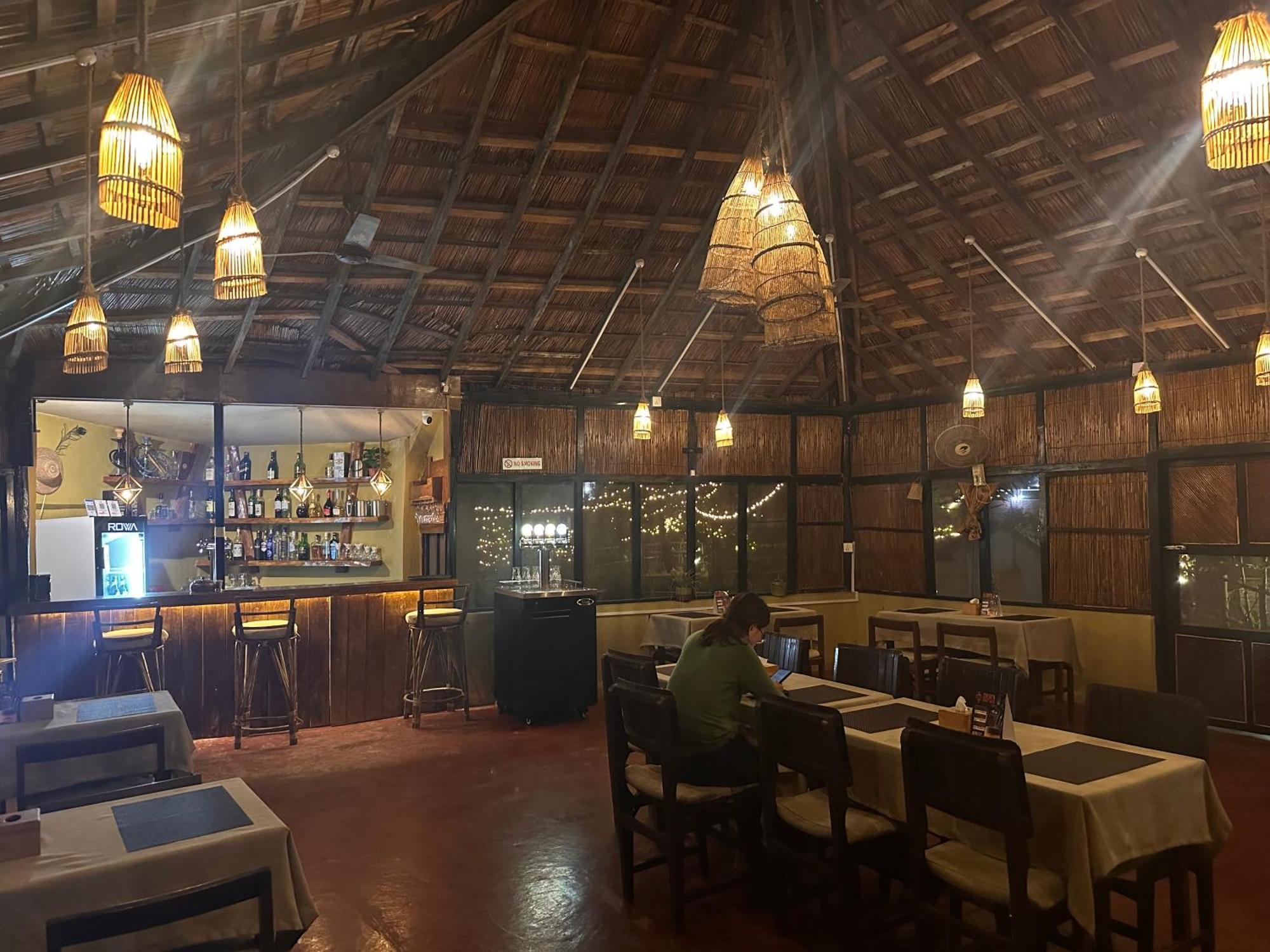 Hotel Tharu Garden And Beer Bar Chitwan Εξωτερικό φωτογραφία
